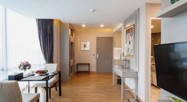 Люкс с видом на бассейн Parc Borough City Resort