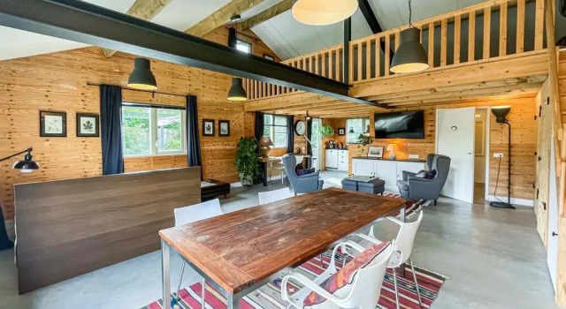 Nice Home in Loosdrecht With Wifi, Book Hotel Loosdrecht Het Gooi