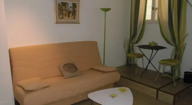 Studio de Charme Bord de Mer, Rezerwuj Apartament Saint-Raphaël Mimosa Road