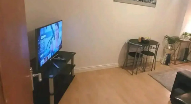 Апартаменты 2-bed Apartment, Sleeps 4,on-site Parking
