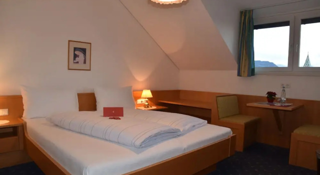 Двухместный номер Economy c 1 комнатой с балконом и с видом на парк Angerburg Blumenhotel