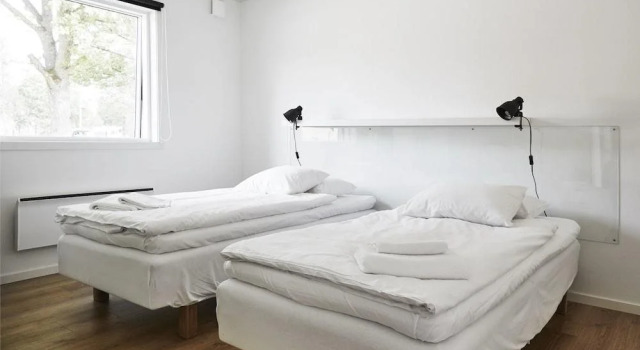 Sjöstugans Hotell & Camping, Rezerwuj Pole kempingowe Hotele w Småland z parkingiem, Parking