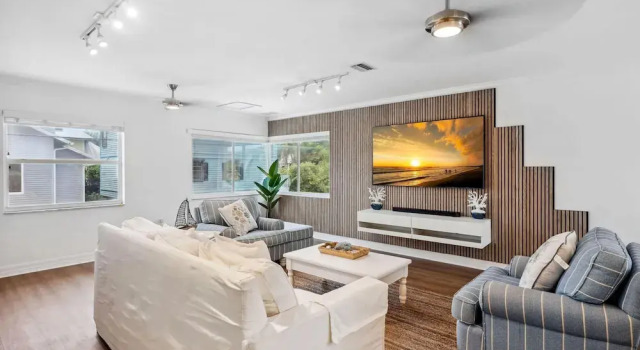 Beach Livin 3 - 3 Bedroom Upstairs