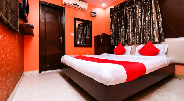 OYO 37557 Hotel Hridey Inn, Забронировать Отель Пахар-Ганж Нью-Дели, рядом с Рынок Садар-Базар
