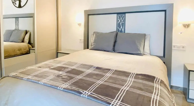 Tr1 parking incluido loft paseo del guadalquivir, Забронировать Отель Отели Севильи с парковкой, рядом с Музей Pabellon de la Navegacion, Парковка