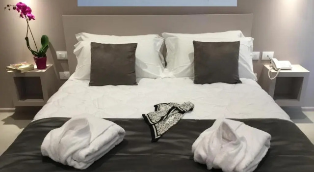 SALAPIA SALIS RESORT, Забронировать Курортный отель Маргерита-ди-Савойя Апулия, рядом с Термальная лечебница «Маргерита-ди-Савойя»