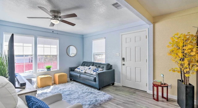 Galveston Retreat w/ Backyard & Patio!