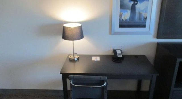 Люкс Best Western Plus Roland Inn & Suites