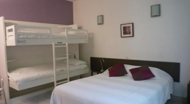 Семейный номер Standard Hotel Les Bellugues
