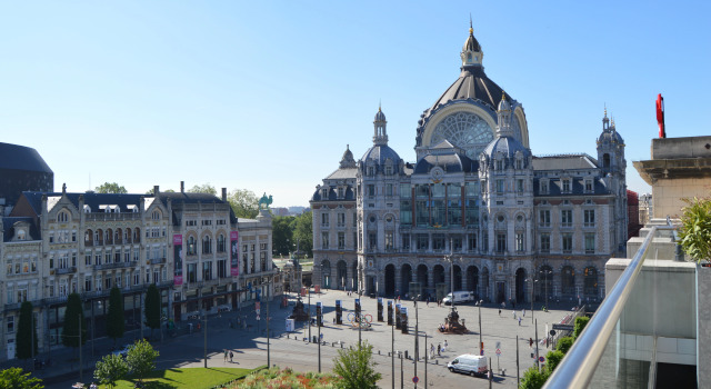 Отель Indigo Antwerp - City Centre, an IHG Hotel