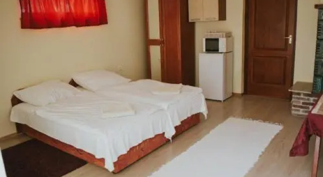 Szep Kert, Boek Hotel Szekszard Tolna