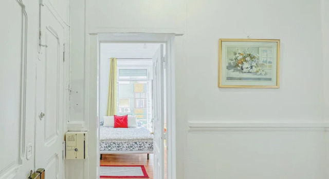 Fortune Guest house, Забронировать Хостел Хостелы Лиссабона, рядом с Roma - Areeiro Train Station, Хостел