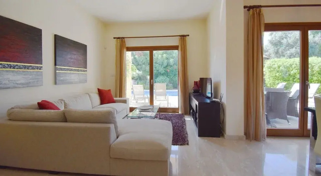 Villa HG12 - Athina, Забронировать Вилла Хлоракас , рядом с Пляж Сент Джордж