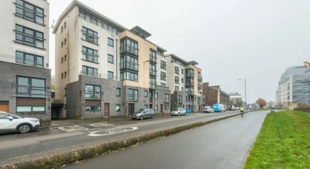 Elegant 4 Bedroom Maisonette Near Wardie Bay