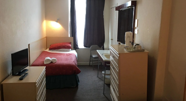 Smiths Hotel