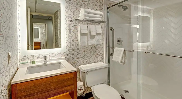 Полулюкс Holiday Inn East Windsor - Cranbury Area