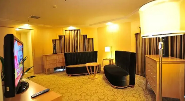 Номер Standard Kolam Gloria Plaza Hotel