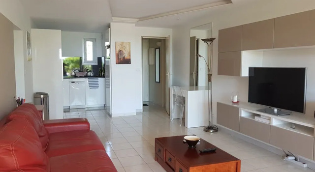 Jolie T3 Var vue mer terrasse et jardin, Забронировать Отель Каркеран Var coast