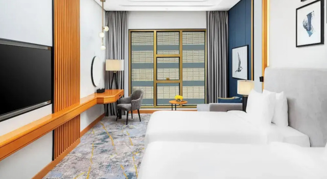 Двухместный номер Grand с видом на бассейн voco Jeddah Gate by IHG