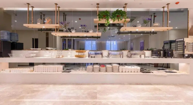 Lavande Hotel (Jinan Station Jiluo Road Subway Station Branch), Prenota Hotel Hotel a Shandong con parcheggio, Parcheggio