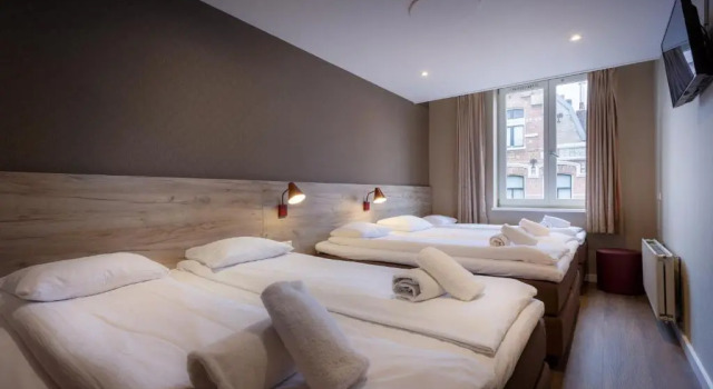 Четырёхместный номер Standard Amsterdam Downtown Hotel