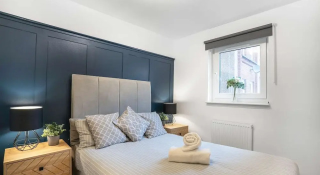 Modern 2bed Apartment-free Parking, Забронировать Апартаменты/квартира Эдинбург Midlothian, рядом с Железнодорожный вокзал Эдинбург-Уэверли