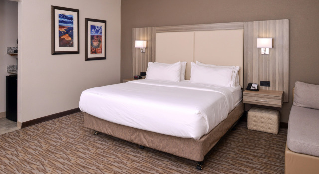 Holiday Inn Express & Suites Williams by IHG