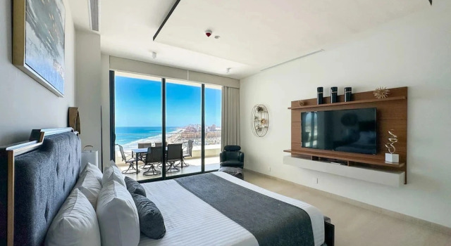 Коттедж Sandy Beach 2BR Beachfront Getaway