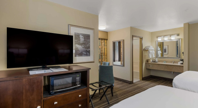 Четырёхместный номер Standard Best Western Cottage Grove Inn