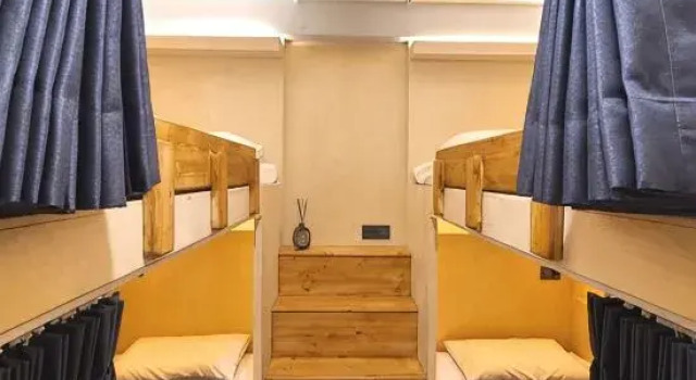 Кровать в общем номере (женский номер) LALA VIANCO BUSINESS Hotel