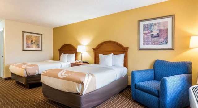 Четырёхместный номер Standard с балконом Quality Inn Battleboro - Rocky Mount