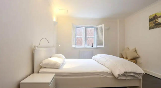 1 Bedroom Flat with Free WiFi - East London, Забронировать Отель Тауэр-Хэмлетс Лондон, рядом с Церковь Сент-Джордж-ин-зе-Ист