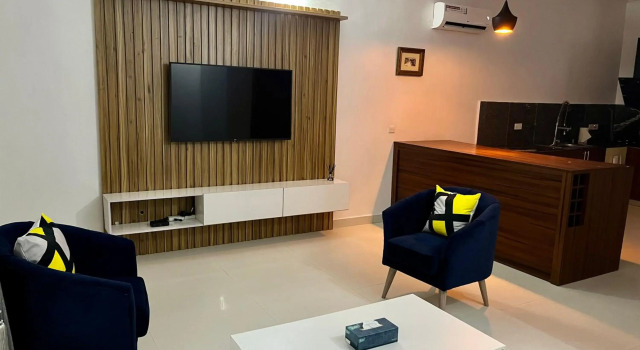 The Zen Loft - 2BR Open Plan Apt W/Pool+Smart Lock, Varaa Hotelli Lekki Phase 1 
