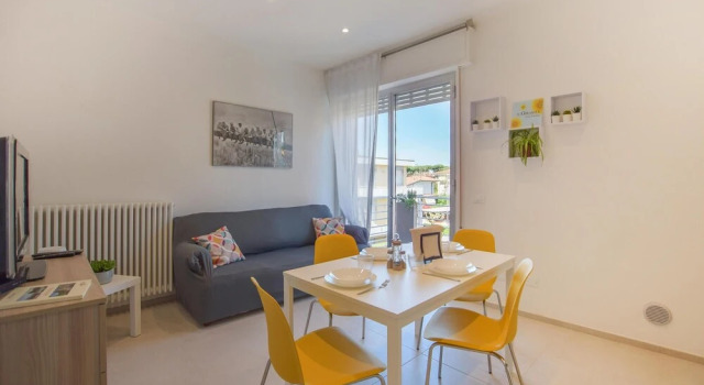 Stunning Apartment in Lido di Camaiore With Wifi and 2 Bedrooms, Забронировать Апартаменты/квартира Лидо-ди-Камайоре Версилия
