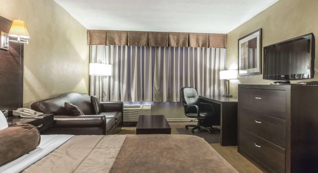 Двухместный номер Standard Quality Hotel & Conference Centre
