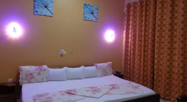 Двухместный номер Standard с балконом Queensland Hotel