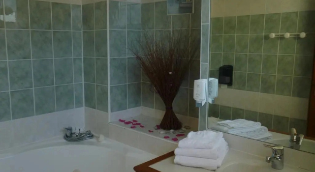 Двухместный люкс The Originals Boutique, Hôtel Clos Sainte Marie, Nevers