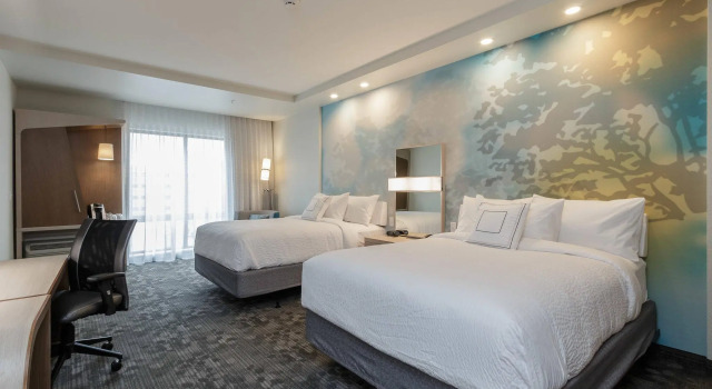 Четырёхместный номер Standard с видом на город Courtyard by Marriott South Bend Downtown