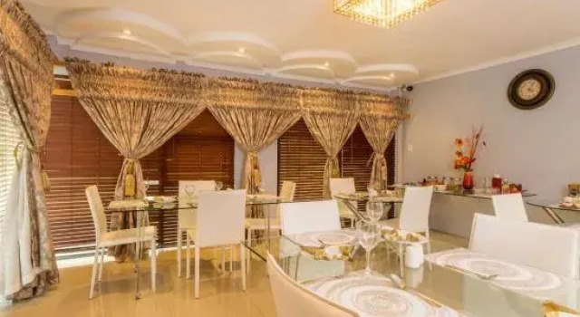 Номер Standard Ezulwini Guest House - Queen Room with Balcony for 2 guests in Ballito