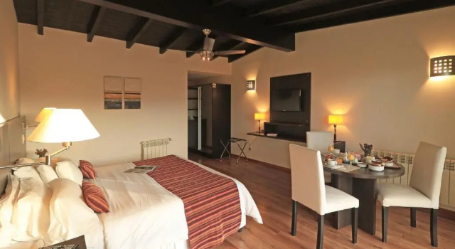 Полулюкс Monasterio Hotel Boutique