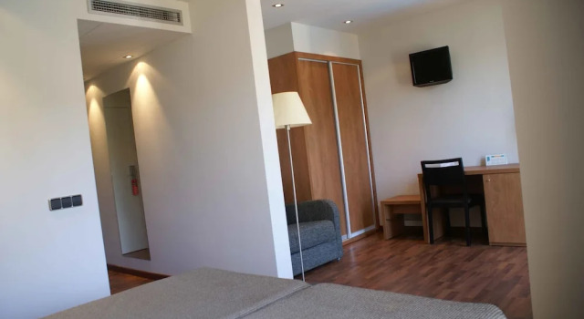 Полулюкс Hotel Medes II