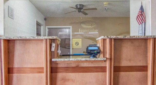 Econo Lodge Shelbyville, Book Hotel Hoteller i Shelbyville med parkering, Parkering