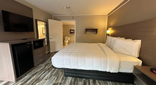 Двухместный номер Deluxe Whalers Inn and Suites