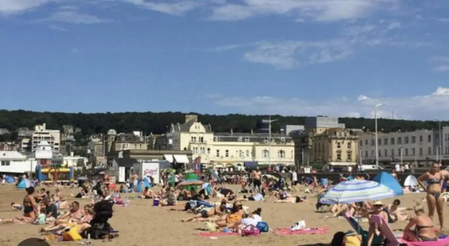 Коттедж Impeccable 2-bed House in Weston-super-mare