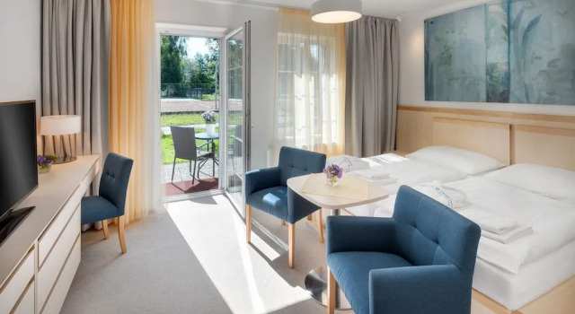 Lázně Aurora, Забронировать Отель Бизнес-отели Тршебонь, рядом с SvEt lake, 4* 5*