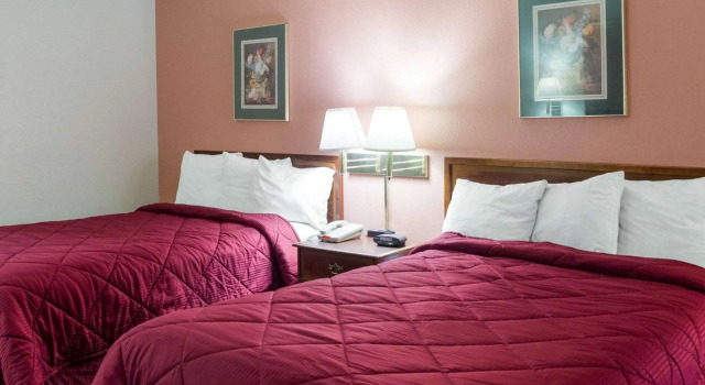 Четырёхместный номер Standard Econo Lodge Yazoo City
