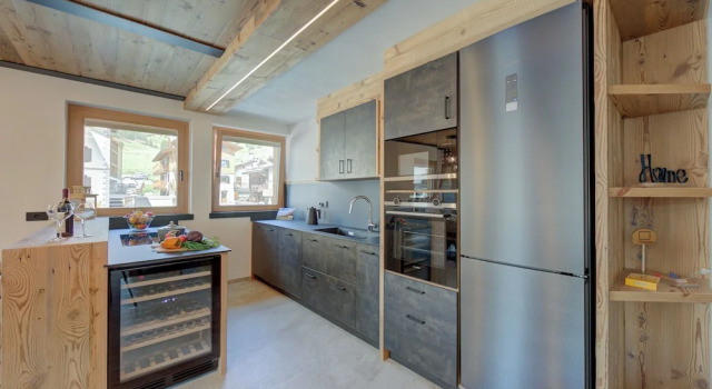 Wood House Livigno Ski in - Ski out 10m, Buchen Sie Ferienwohnung Hotels in Livigno mit Parkplatz, Parkplätze