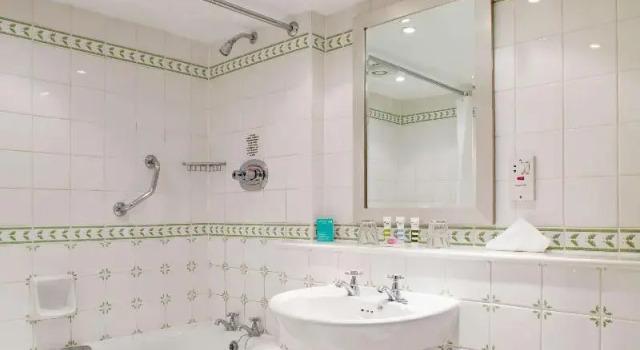 Двухместный номер Standard Whately Hall Hotel