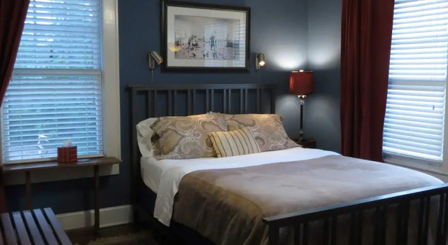 Люкс Greenwood Bed and Breakfast