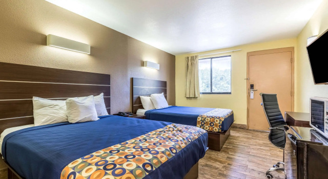 Четырёхместный номер Standard Rodeway Inn Fairgrounds-Casino